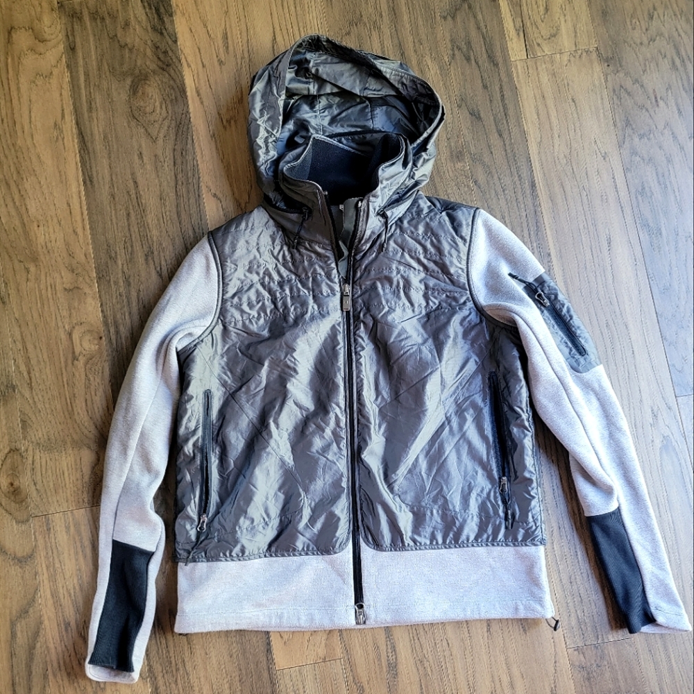 🌧 UNDER ARMOUR STORM COLD GEAR LOOSE FIT JACKET W/ ZIP AWAY RAIN HOOD